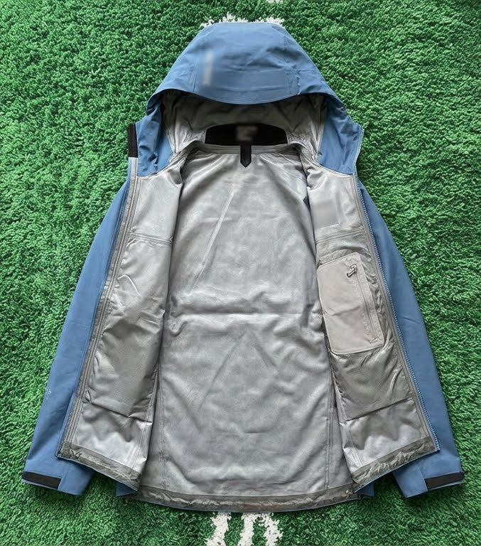 Water-Resistant Mountain Windbreaker