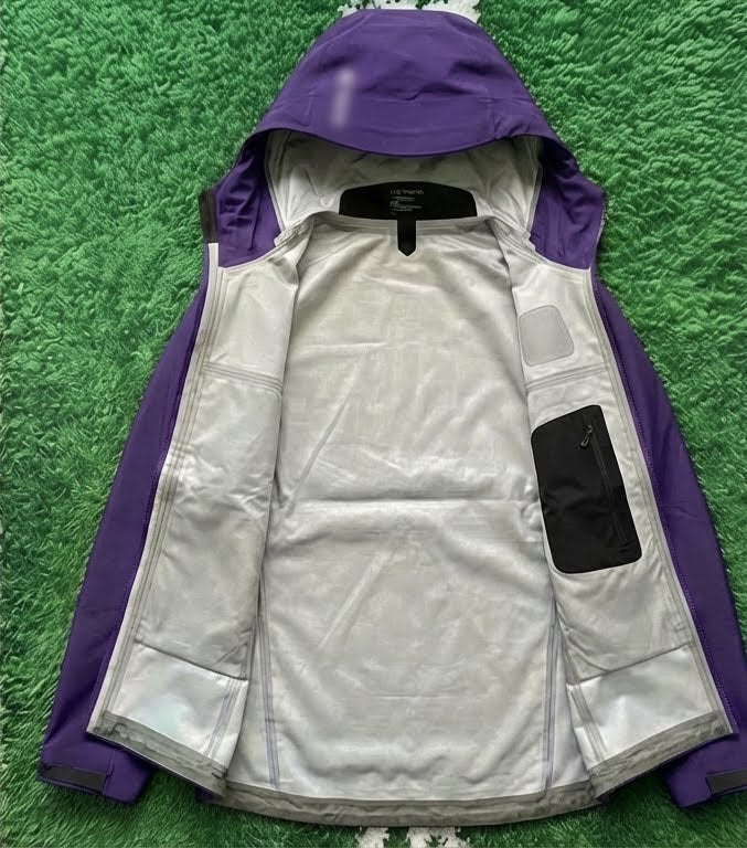 Water-Resistant Mountain Windbreaker